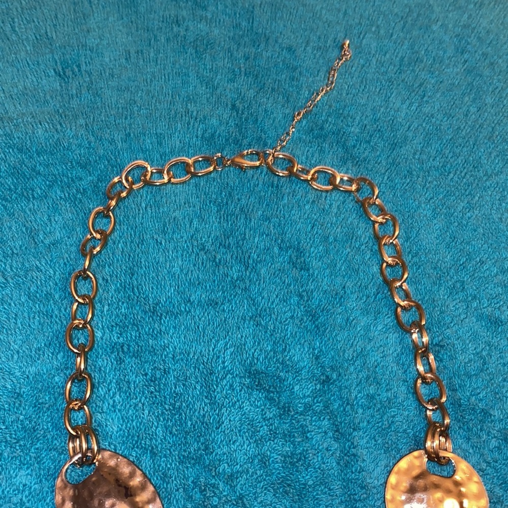Good Used Costume large look Like metal hammered and chain necklace - Picture 2 of 3